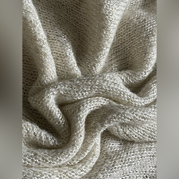 Women’s DKNY Jeans Soft Fine Knit Gold Metallic Thread High Low Dressy Sweater - Picture 9 of 11